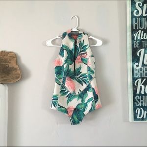 Billabong Surf Capsule Size 4 Surf Wetsuit Swim.